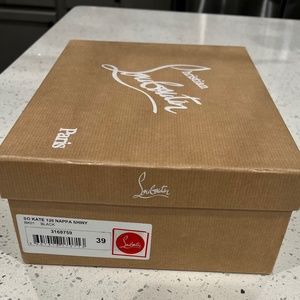 Christian Louboutin So Kate